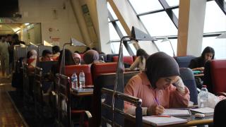 Depremzede öğrenciler Rauf Bey Gemisi'nde LGS ve YKS için hazırlıklarını sürdürüyor