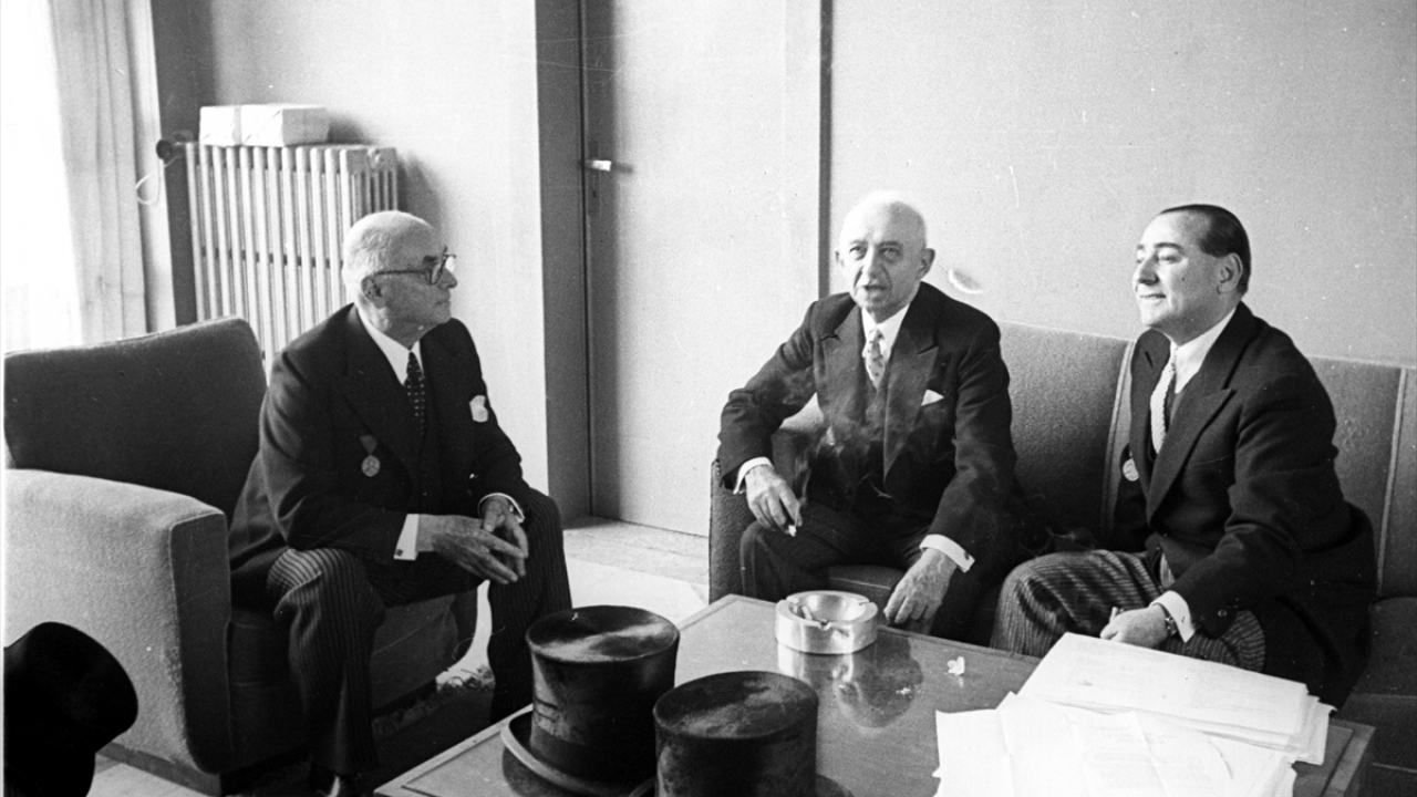 İnönü, göstericilerin attığı taşla yaralandı