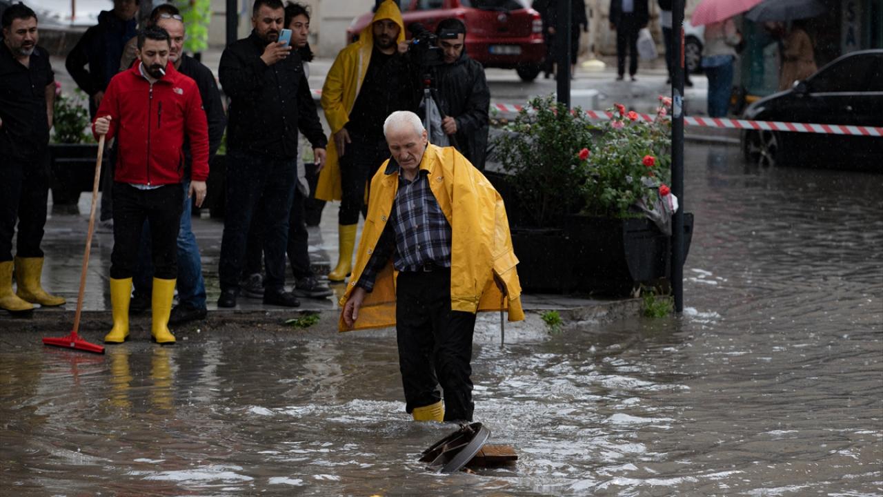 "Şu ana kadar can kaybına dair bilgi intikal etmedi"
