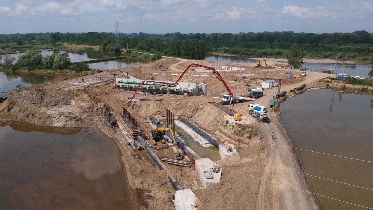 Devam eden projeler var