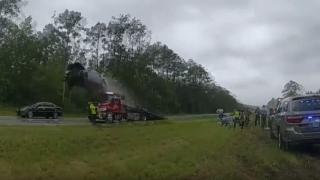 Aracıyla çekici rampasına çıkıp metrelerce uçtu