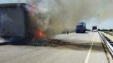 Seyir halindeki tır alev aldı