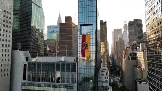 Türkevi'ne dev Galatasaray bayrağı asıldı