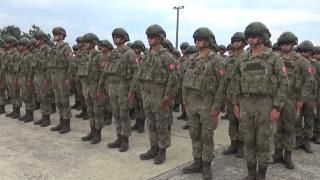 Komandolar Kosova'ya intikal etti