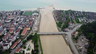 Sinop'ta sağanak su baskınlarına neden oldu
