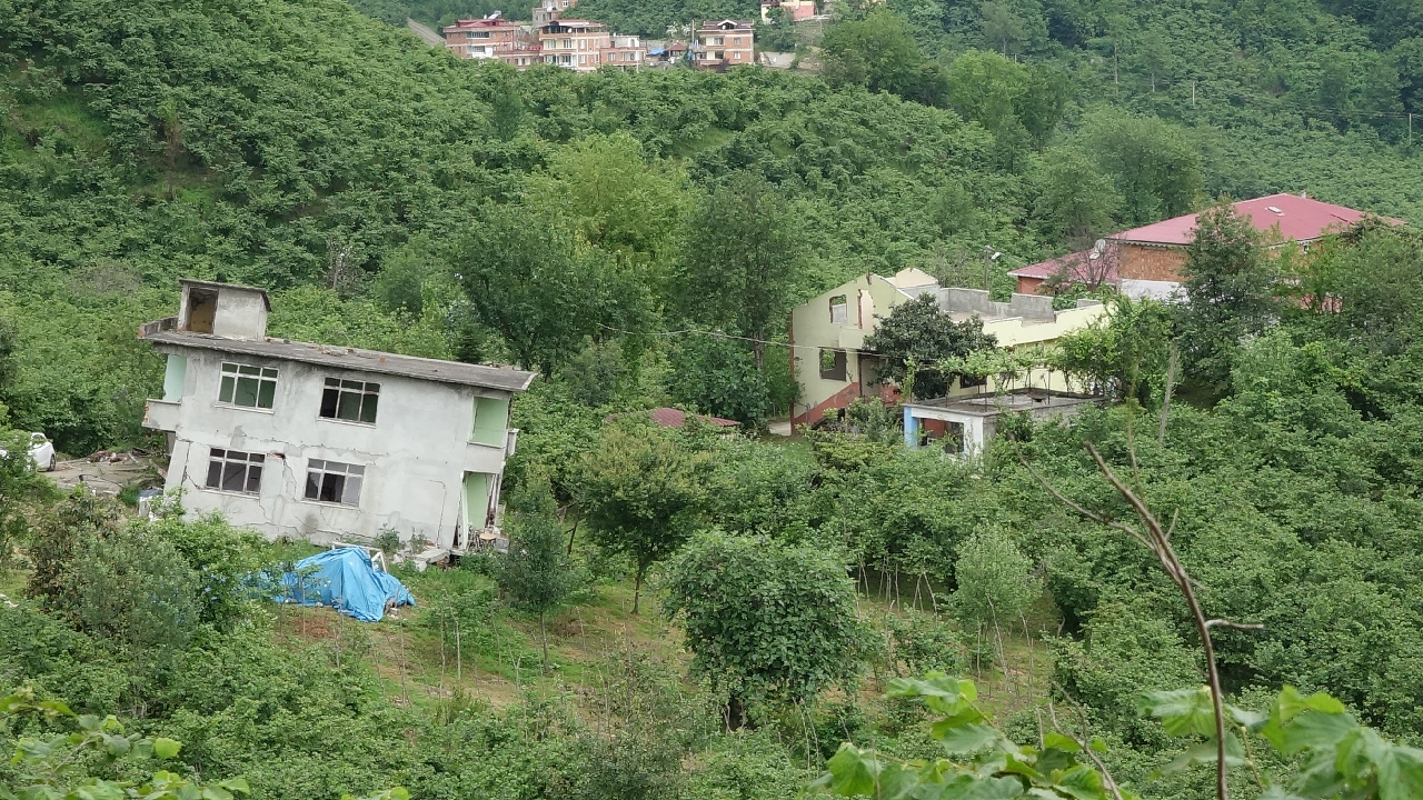 "Yağmur yağınca su fışkırıyor"