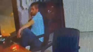 Tavanı delen yorgun mermi, bekçinin başını sıyırdı