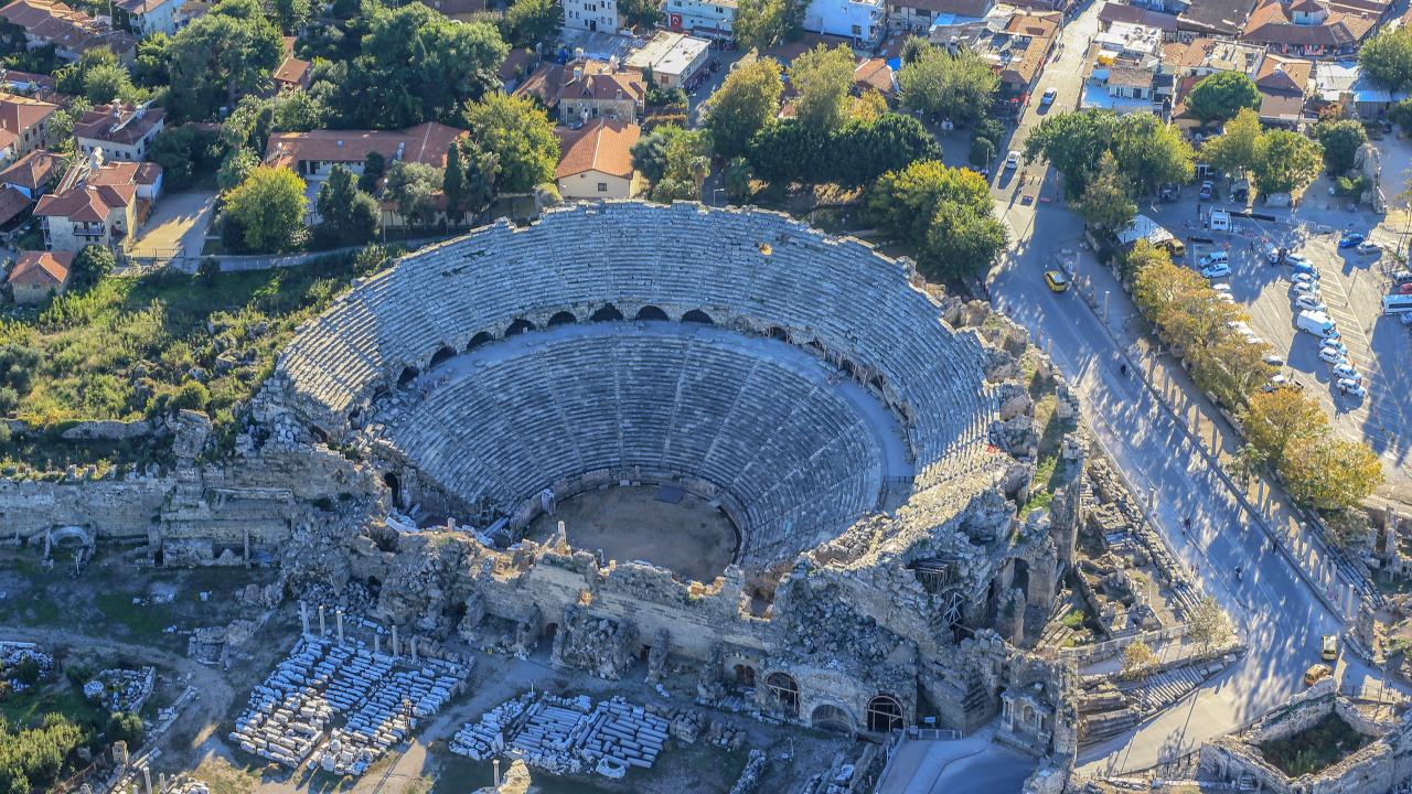 Side Antik Tiyatrosu