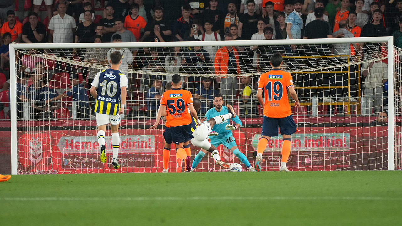 Fenerbahçe 9 yıllık kupa hasretini bitirdi