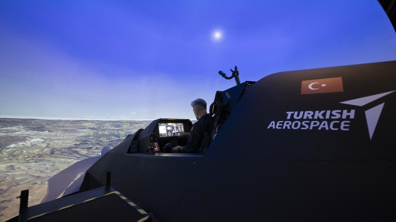 Uçağın yapabileceklerini birkaç adım önce görüyorlar