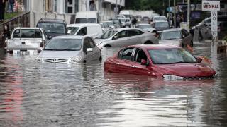 Başkentte cadde ve sokaklar göle döndü