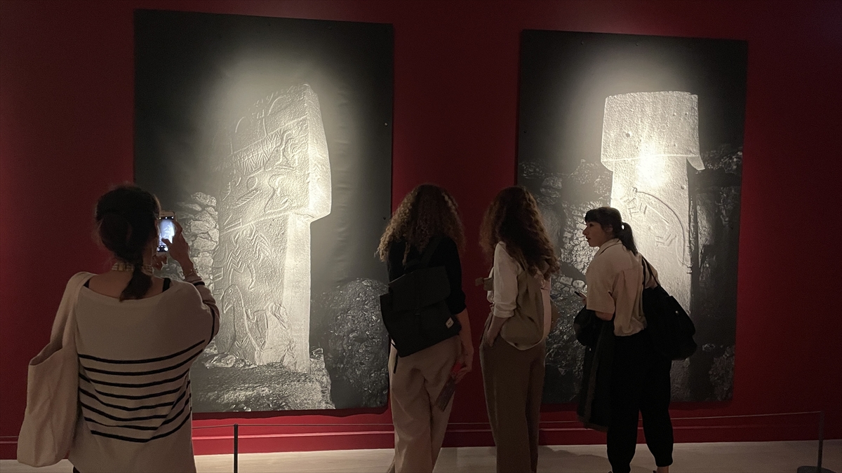 "Munoz’un fotoğraflarının masalsı ve mistik bir dili var"