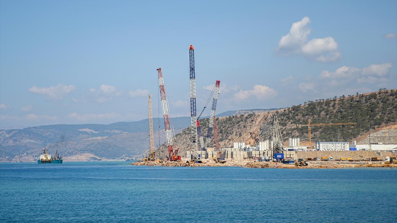 "Elektrik iletim hatlarının neredeyse hepsi tamamlanmış durumda"