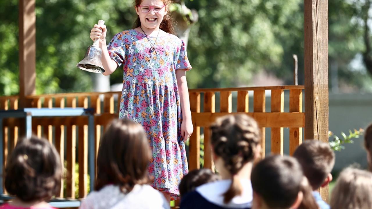 Bakan Tekin`den öğrencilere mesaj