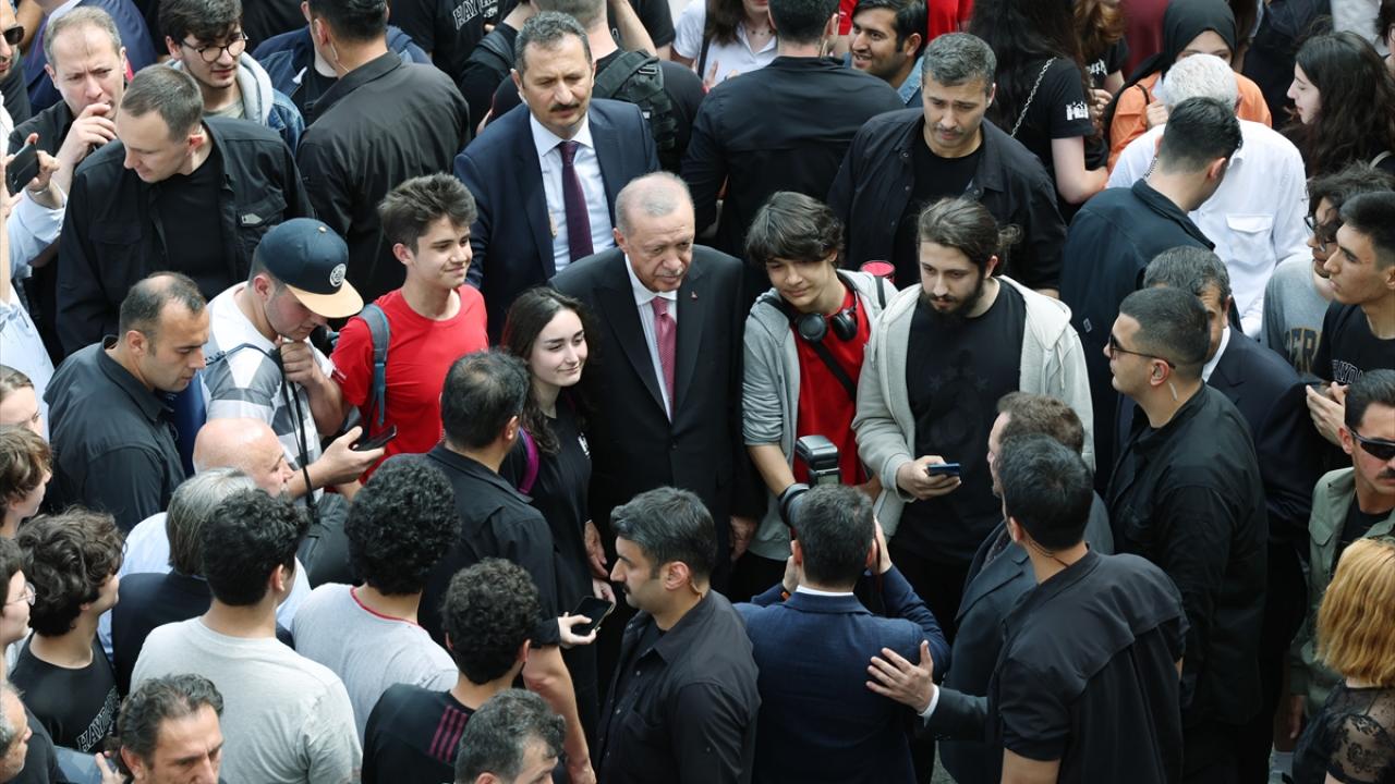 "Yarının Türkiye`si inşallah sizlerin omuzlarında yükselecektir"