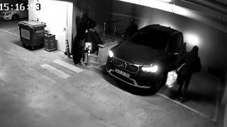 Sahte plakalı araçla lüks siteleri soydular