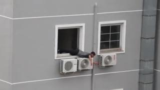 Klima takarken canını hiçe saydı