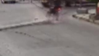 Üzerine elektrik direği düşen motosiklet sürücüsü öldü