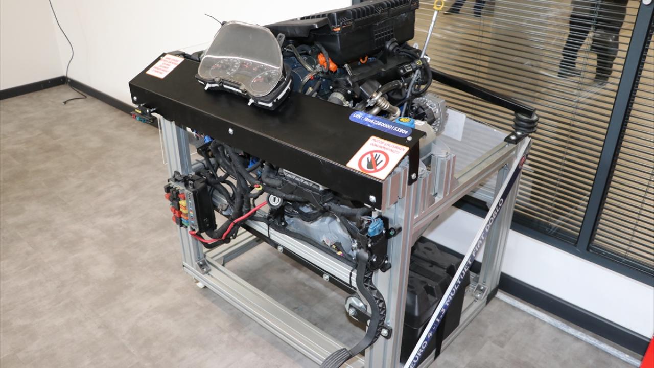 "Gençlerimizi geleceğe hazırlamaya devam edeceğiz"