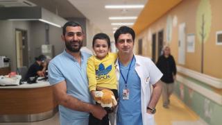 'Örümcek Adam'a özenip beşinci kattan atladı