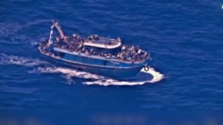 Yunanistan’da göçmen gemisinin batmadan önce çekilen görüntüleri paylaşıldı