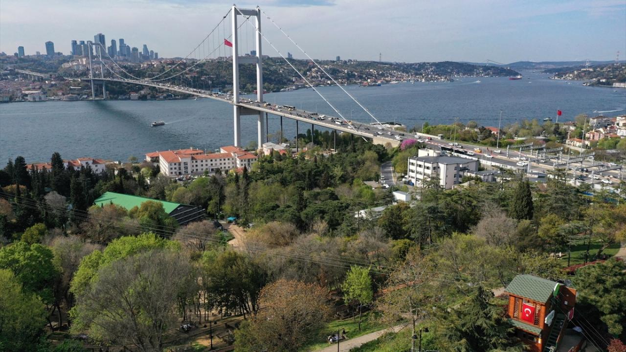 Nakkaştepe Millet Bahçesi Boğaz manzarasıyla büyülüyor