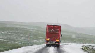 Sahara Geçidi'ne haziranda kar yağdı