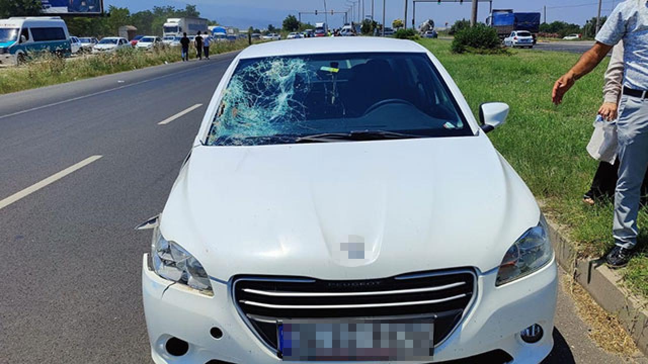 Manisa'da otomobil yayalara çarptı: Anne öldü, oğlu yaralandı