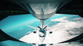 Türk pilotları dünyanın en tehlikeli görevlerinden 'ikmali' anlattı