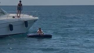 Deniz yatağında uyuyakaldı, 7 kilometre sürüklendi