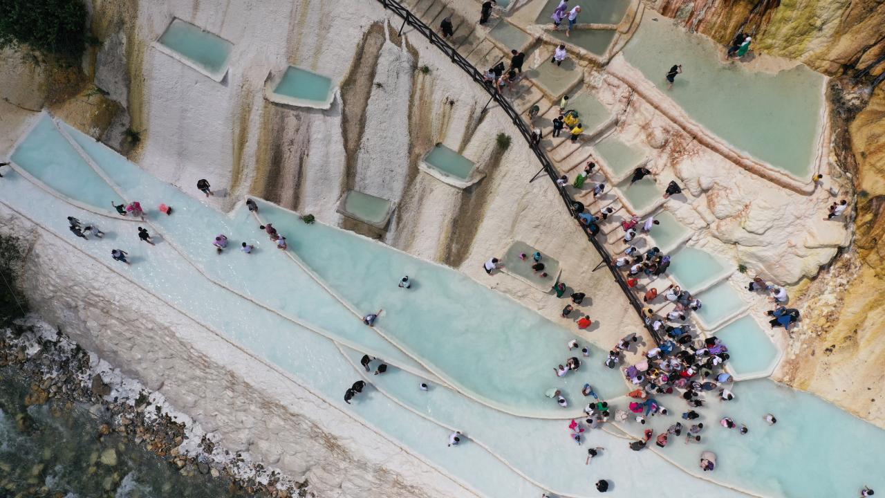 "Pamukkale havası var, değişik, güzel bir yer"