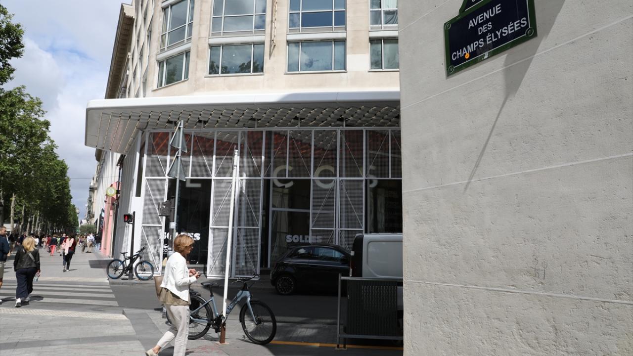 GÖSTERİLERİN YOL AÇTIĞI ZARAR 1 MİLYAR EUROYU AŞTI