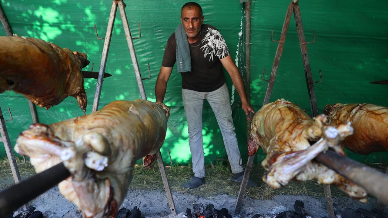 Yılların çevirmecisi "Sakız Recai" tezgahını açtı