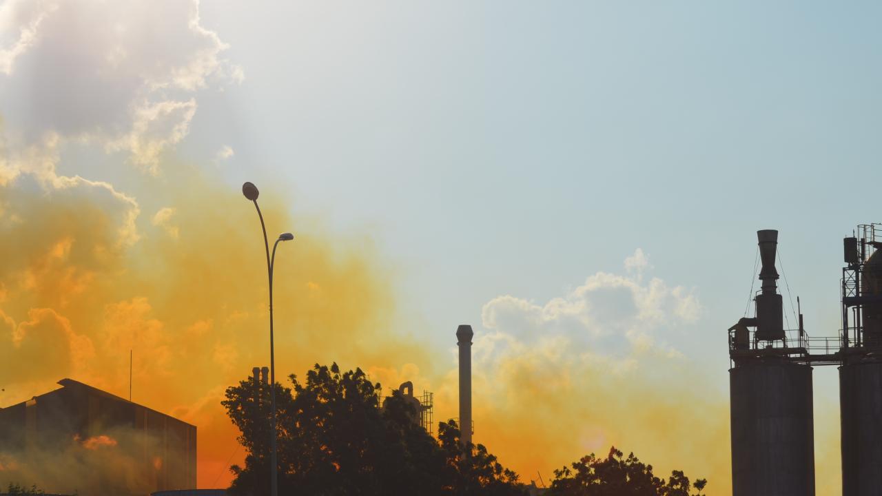 Vali Ali Çelik, fabrikada incelemelerde bulundu