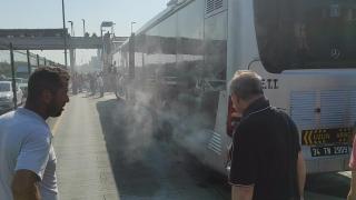 İstanbul'da arızalanan metrobüsteki yolcular tahliye edildi
