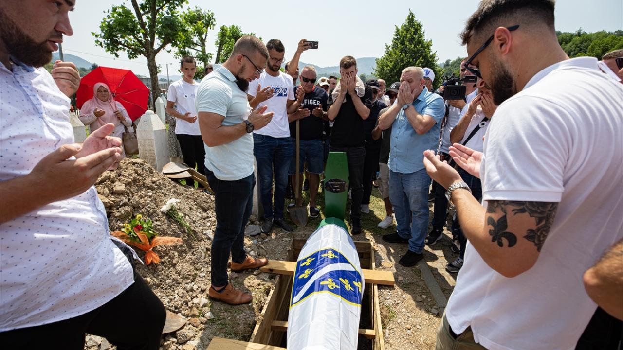 Baba ve oğul birlikte gömüldü