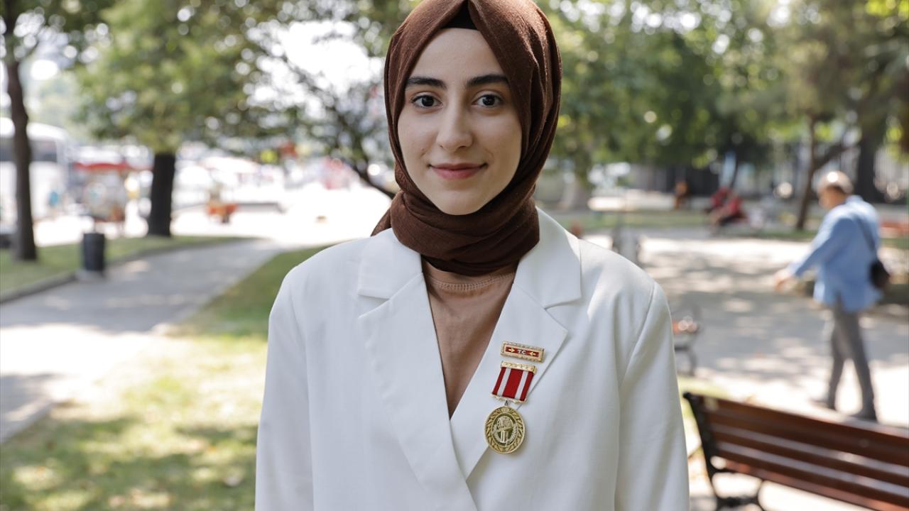 "Birbirimizle helalleştik ve sokağa çıktık"