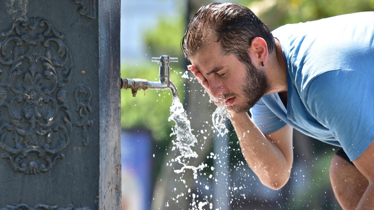 "Risk gruplarına zorunluluk yoksa dışarıya çıkmamalarını öneriyoruz"