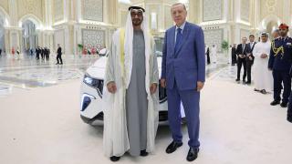 Cumhurbaşkanı Erdoğan, BAE Devlet Başkanı Al Nahyan'a Togg hediye etti