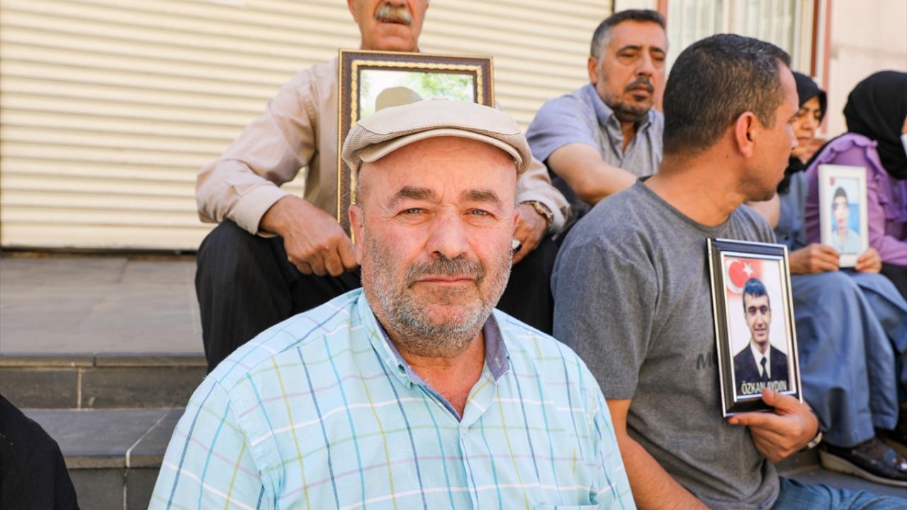 "Evladımız terör örgütünün elinde olduğu sürece nöbeti sürdüreceğiz"