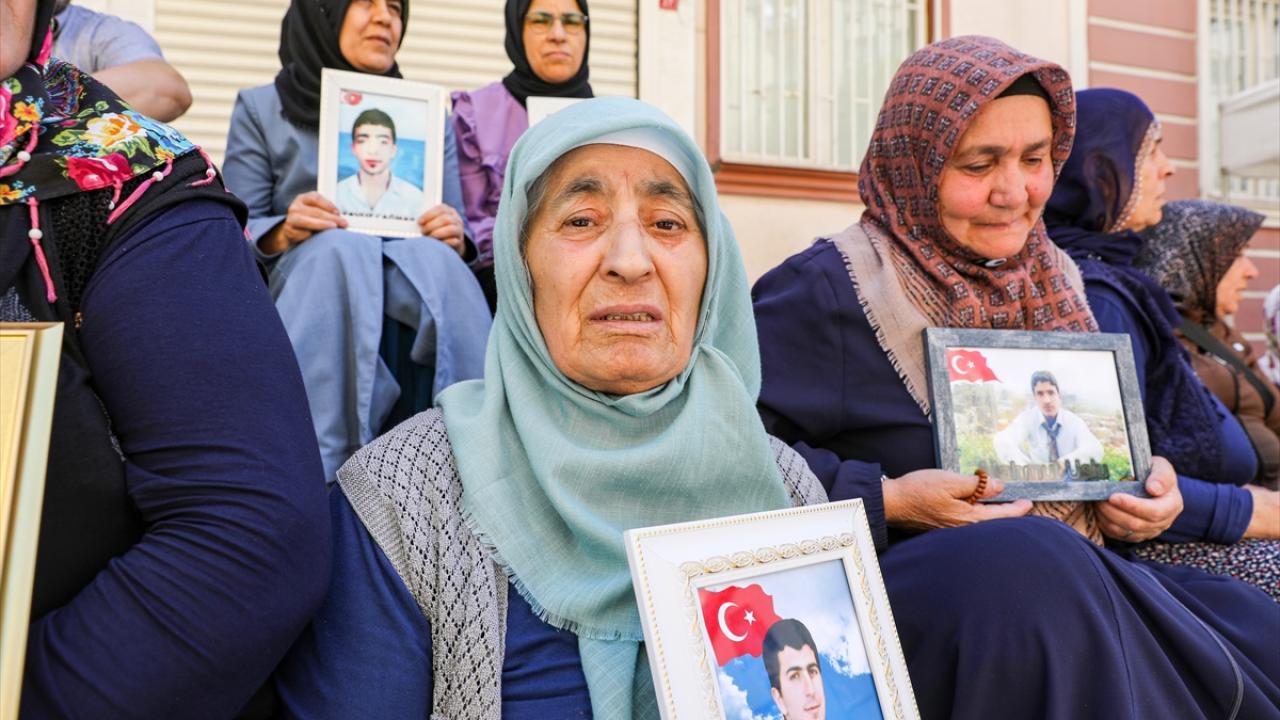 "Bu sıcakta oğlumu bekliyorum"