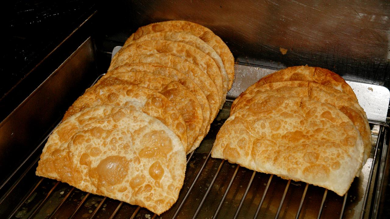 Çi börek nedir ve nasıl yapılır?