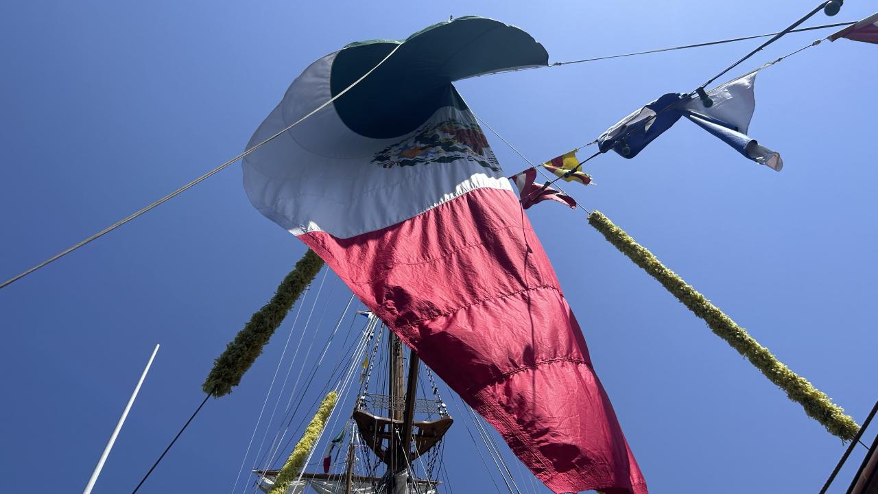 "Cuauhtemoc" Sarayburnu`nda ziyaretçileri ağırladı