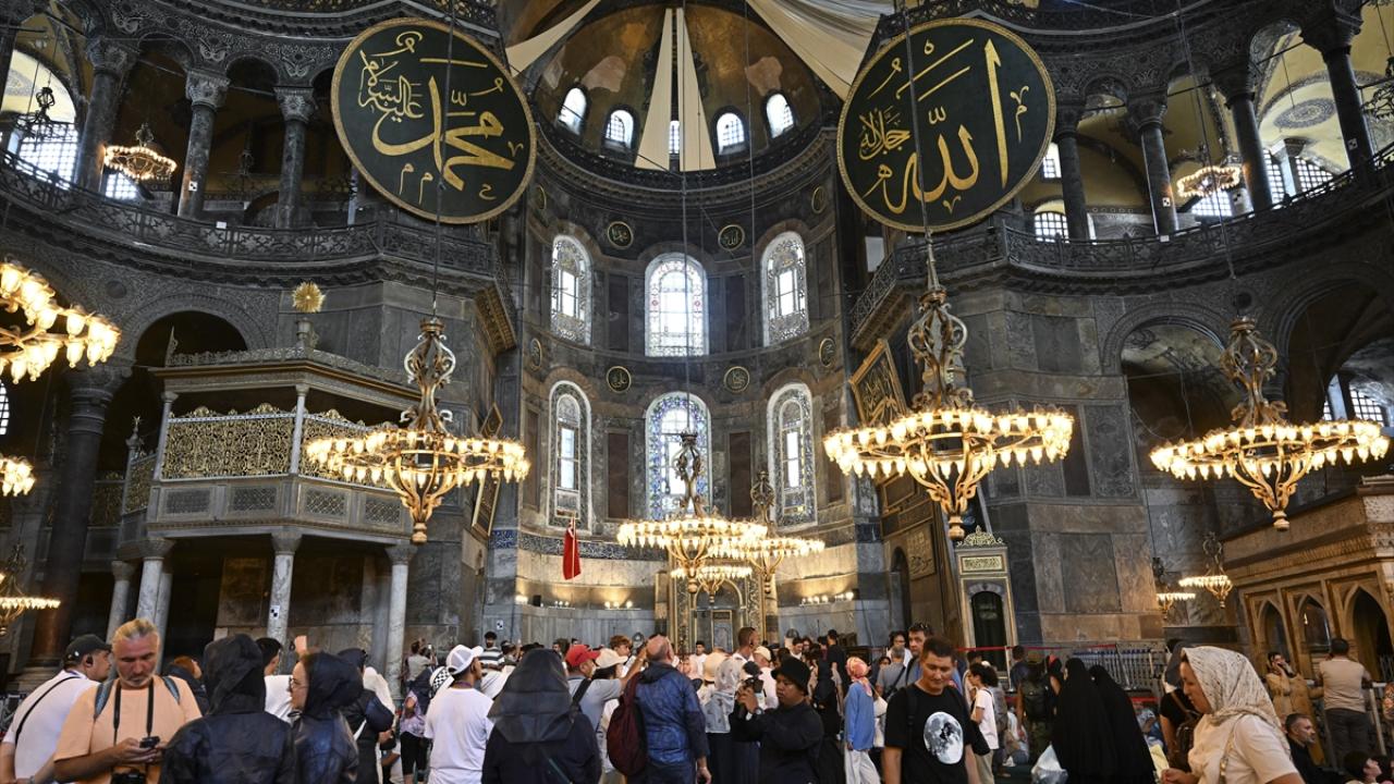 Fatih Sultan Mehmed`in vakfiyesi yaşatılıyor