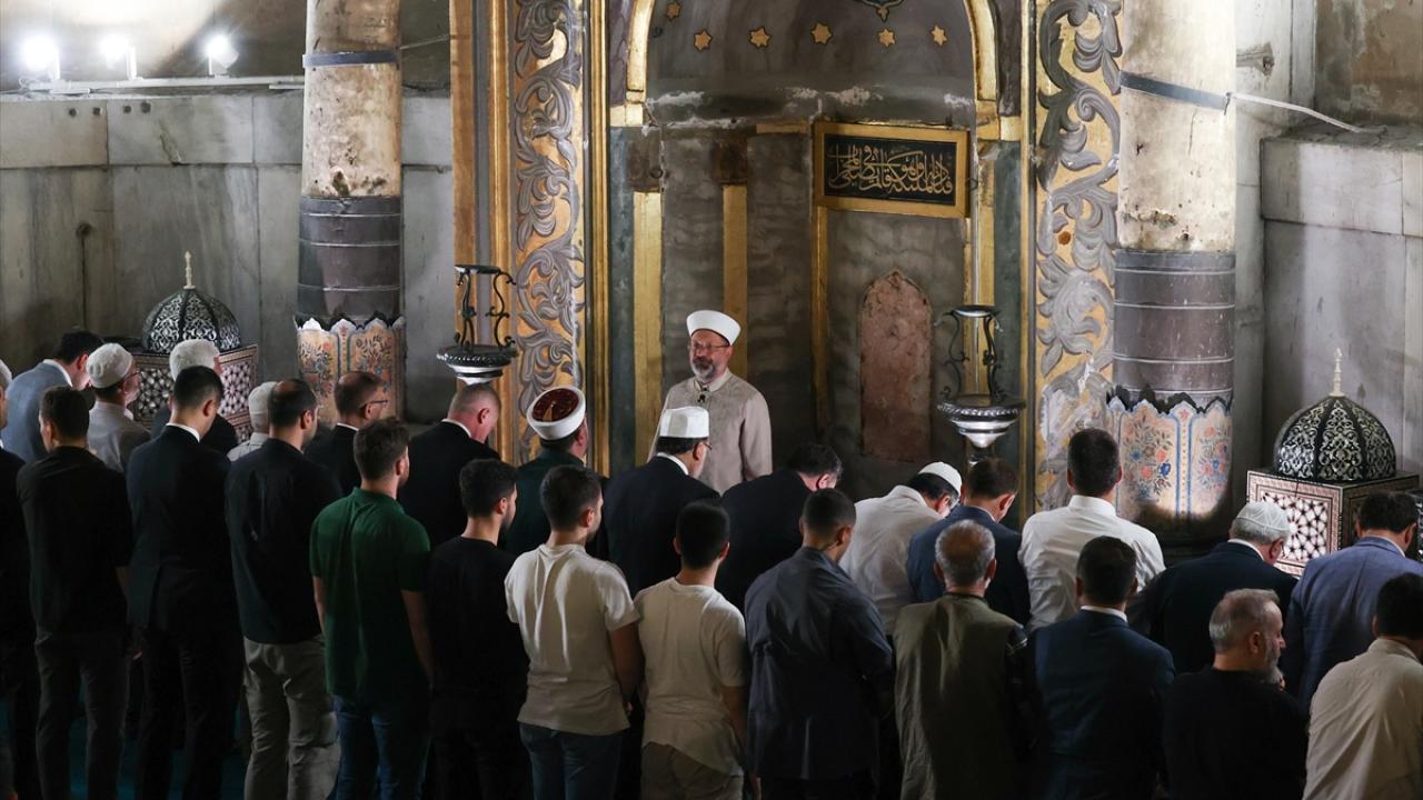 Erbaş, ibadete açılışının yıl dönümünde Ayasofya`da sabah namazı kıldırdı