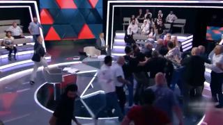 Canlı yayında eski bakan ve gazeteci birbirine girdi