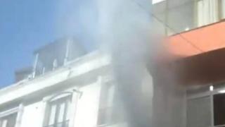 Kağıthane’de boru patladı, metrelerce havaya yükselen su kamerayla görüntülendi