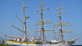 Romanya'nın yelkenli askeri eğitim gemisi İzmir'e geldi