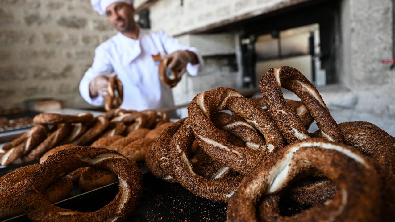 "Küllerinden yeniden doğdu yapımız"