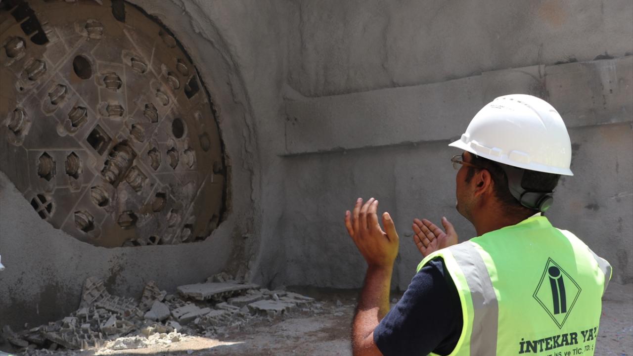 "6 saat 23 dakika olan seyahat süresi de 2 saat 15 dakikaya düşecek"